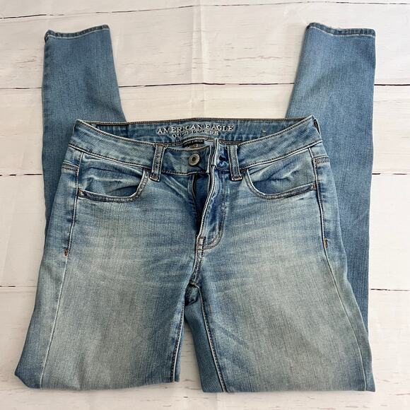 American Eagle Outfitters Super Stretch Light Wash Women's Denim Sz 2 - Picture 8 of 13